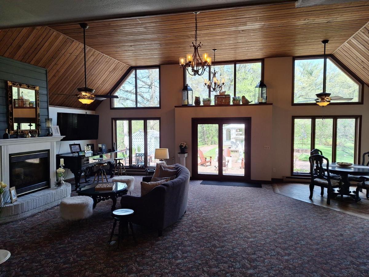 Otter Creek Eau Claire Altoona Bed & Breakfast Bagian luar foto