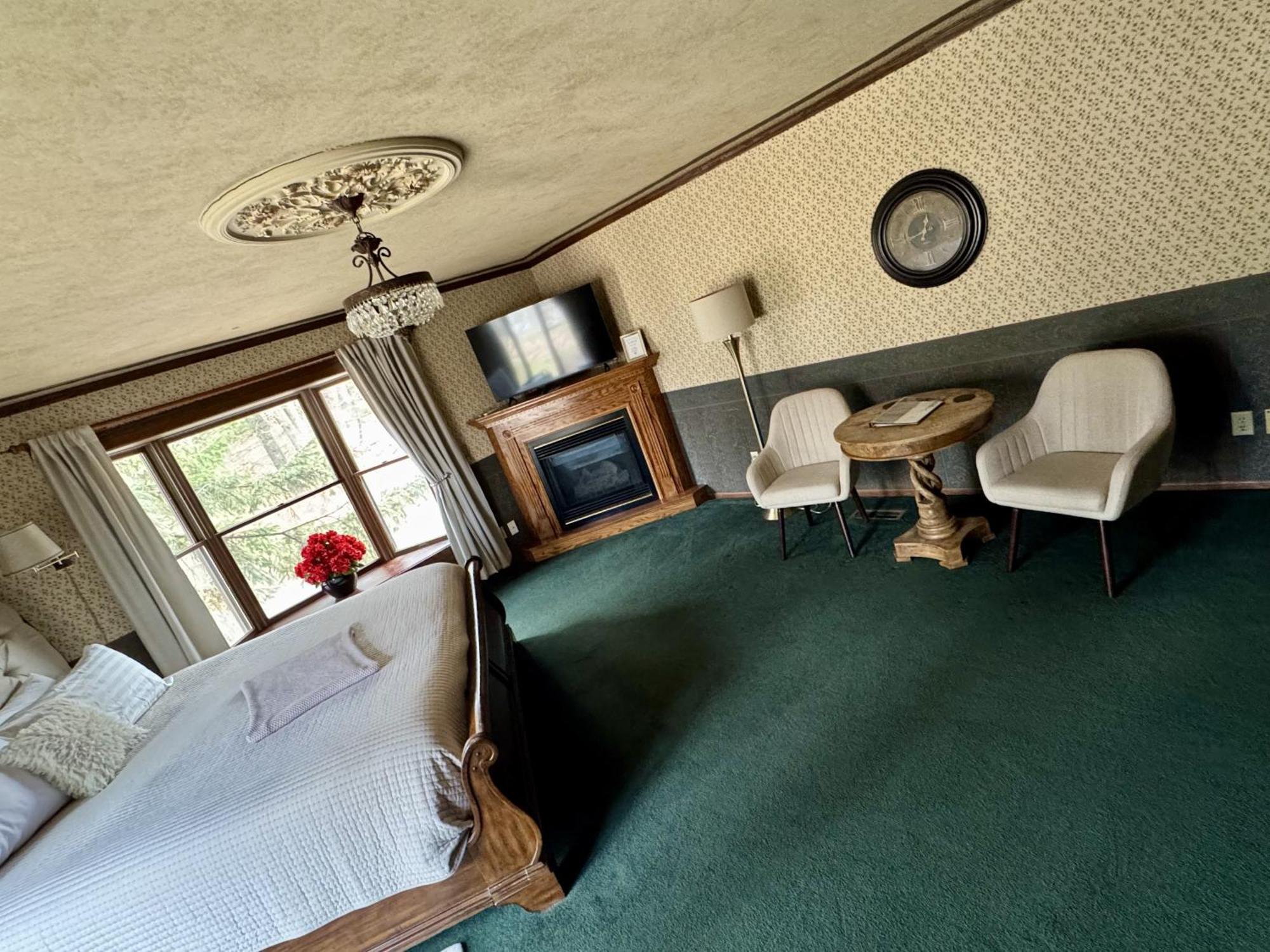 Otter Creek Eau Claire Altoona Bed & Breakfast Bagian luar foto