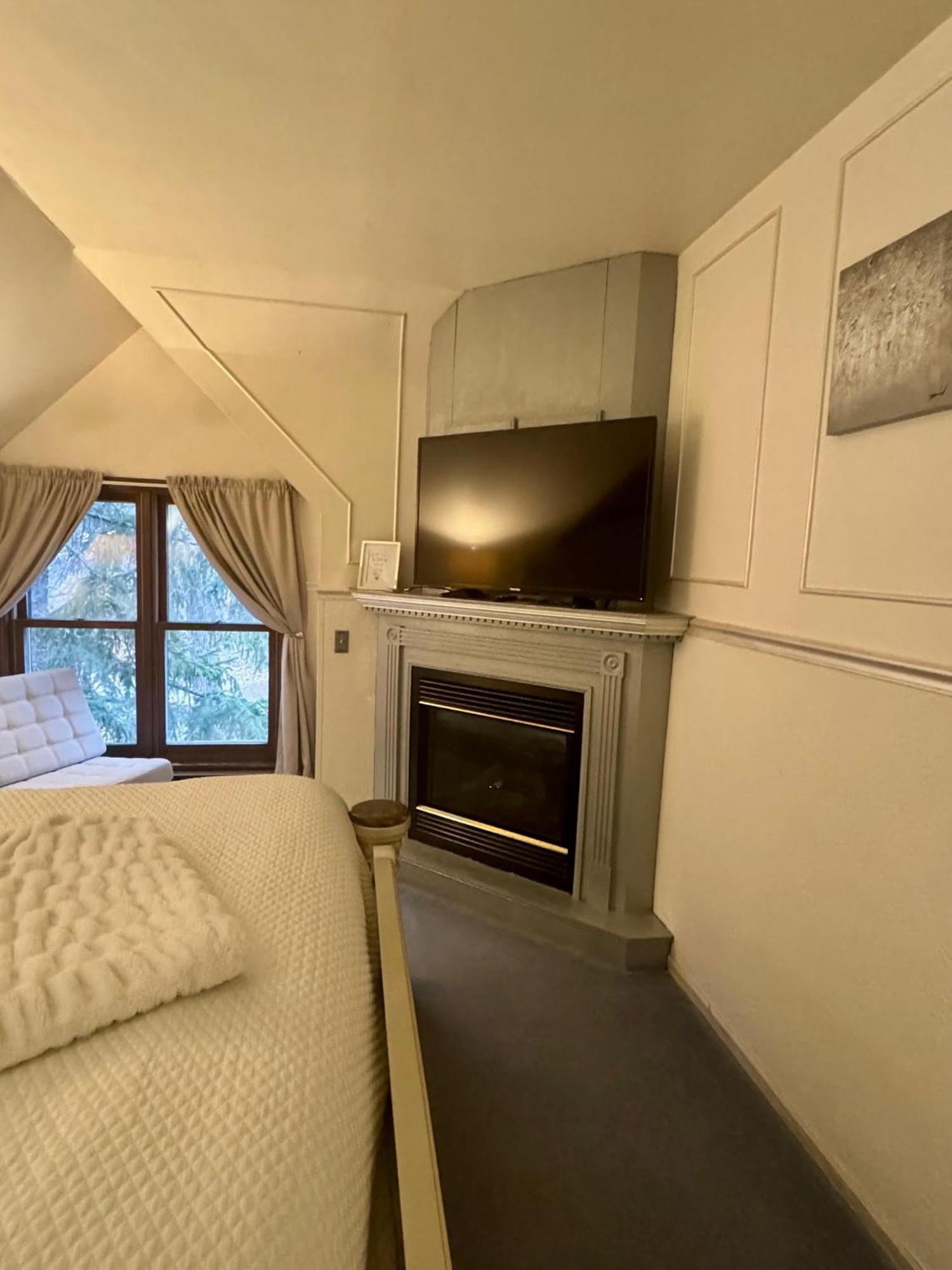 Otter Creek Eau Claire Altoona Bed & Breakfast Bagian luar foto